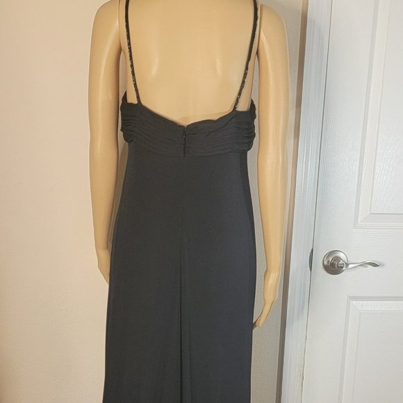 NWOT Gorgeous Mac Duggal Black Gown in V-Neck - Picture 3 of 7